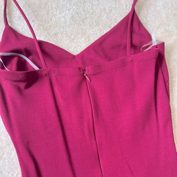 ⭐️🌴 Windsor Store midi dress with cut out detailing above waist - Picture 3 of 5